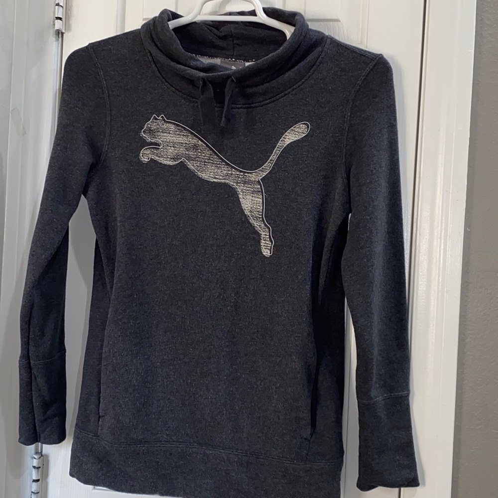 Puma women’s pullover sweatshirt size S